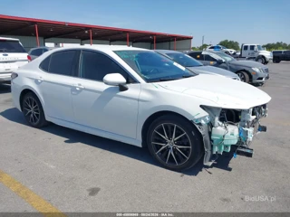 TOYOTA TOYOTA CAMRY SE