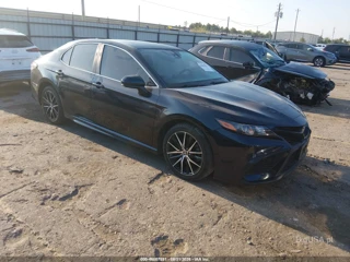 TOYOTA TOYOTA CAMRY SE