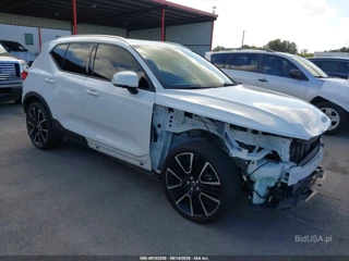 VOLVO VOLVO XC40 T5 MOMENTUM