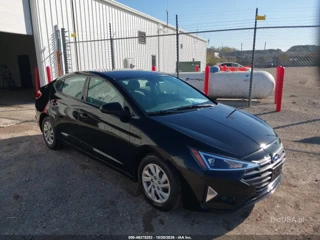 HYUNDAI HYUNDAI ELANTRA SE