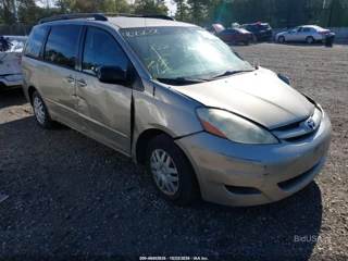 TOYOTA TOYOTA SIENNA LE