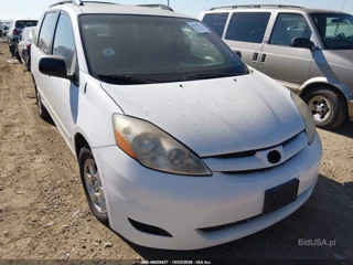 TOYOTA TOYOTA SIENNA LE