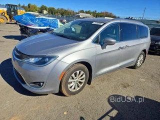 CHRYSLER PACIFICA TOURING L