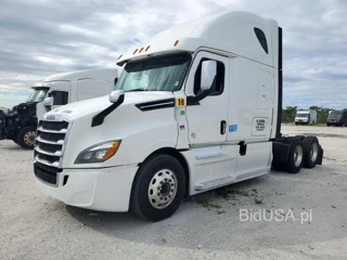 FREIGHTLINER CASCADIA 126