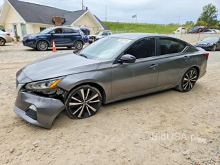 NISSAN ALTIMA SR