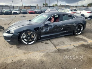 PORSCHE TAYCAN 4S