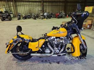 HARLEY-DAVIDSON FLHX STREET GLIDE