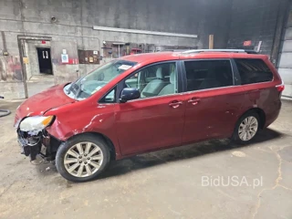 TOYOTA SIENNA LE