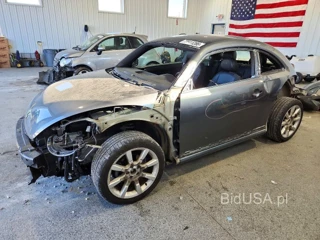 VOLKSWAGEN BEETLE SE