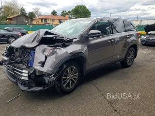 TOYOTA HIGHLANDER XLE