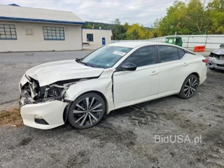 NISSAN ALTIMA SR