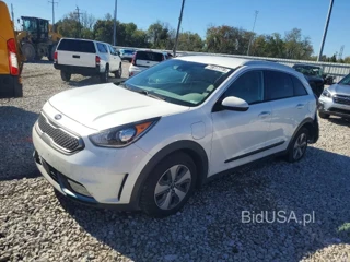 KIA NIRO LX