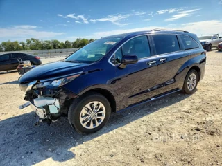 TOYOTA SIENNA XLE 8-PASSENGER