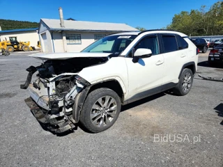 TOYOTA RAV4 XLE PREMIUM
