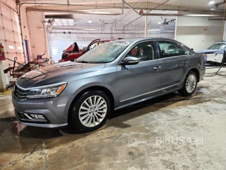 VOLKSWAGEN PASSAT SE