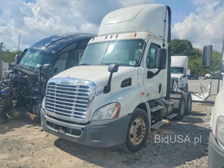FREIGHTLINER CASCADIA 113