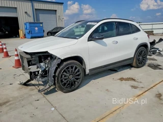 MERCEDES-BENZ GLA 250 4MATIC