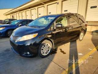 TOYOTA SIENNA XLE 8-PASSENGER