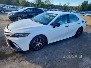 TOYOTA CAMRY SE