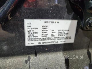 TESLA MODEL Y