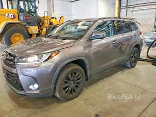 TOYOTA HIGHLANDER SE