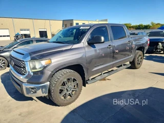 TOYOTA TUNDRA CREWMAX SR5