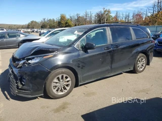 TOYOTA SIENNA LE