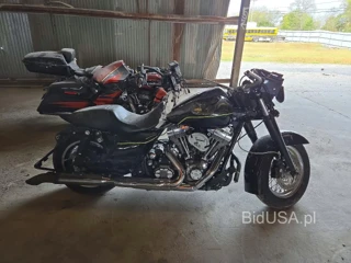 HARLEY-DAVIDSON FLHX STREET GLIDE