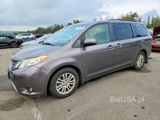 TOYOTA SIENNA XLE 8-PASSENGER