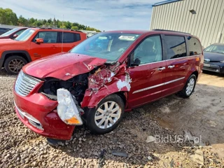 CHRYSLER TOWN & COUNTRY TOURING