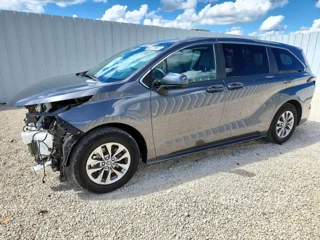 TOYOTA SIENNA LE