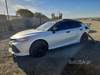 TOYOTA CAMRY XLE
