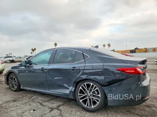 TOYOTA CAMRY XLE