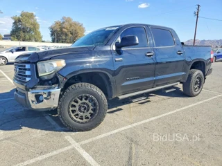 TOYOTA TUNDRA CREWMAX SR5