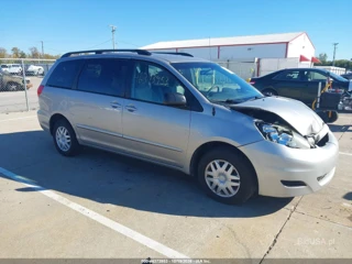 TOYOTA TOYOTA SIENNA LE