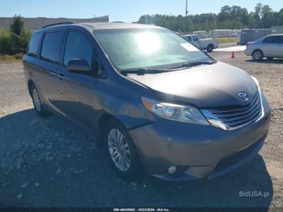 TOYOTA TOYOTA SIENNA XLE 8 PASSENGER