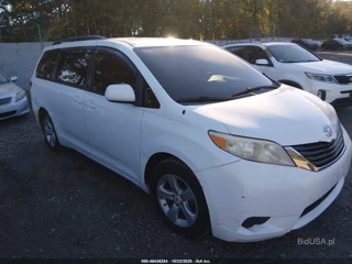 TOYOTA TOYOTA SIENNA LE V6 8 PASSENGER