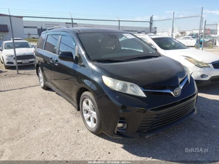 TOYOTA TOYOTA SIENNA LE 8 PASSENGER