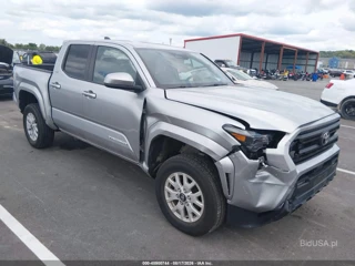 TOYOTA TOYOTA TACOMA SR5