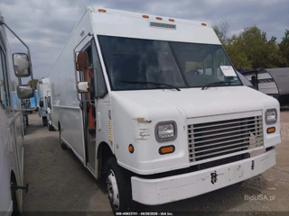 FREIGHTLINER FREIGHTLINER CHASSIS M LINE WALK-IN VAN