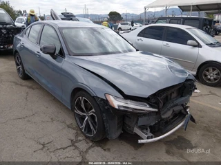 VOLVO VOLVO S60 B5 CORE DARK THEME