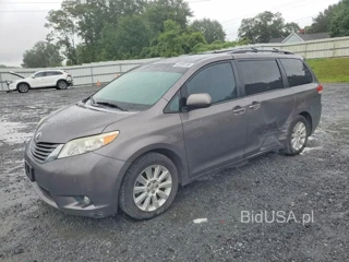 TOYOTA SIENNA XLE 7-PASSENGER
