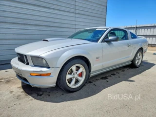 FORD MUSTANG GT