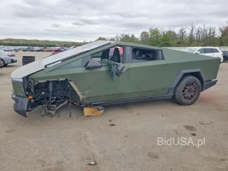 TESLA CYBERTRUCK