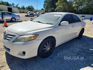 TOYOTA CAMRY BASE