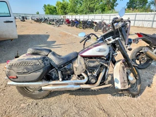 HARLEY-DAVIDSON FLHCS