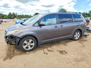 TOYOTA SIENNA LE