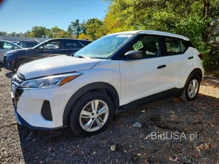 NISSAN KICKS S