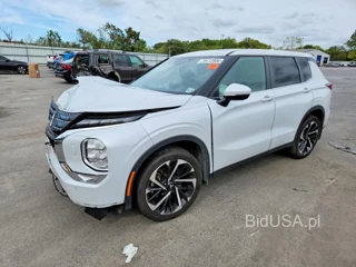 MITSUBISHI OUTLANDER SE