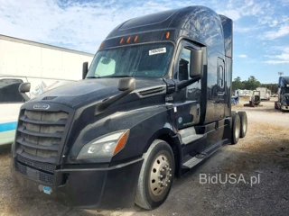 FREIGHTLINER CASCADIA 126